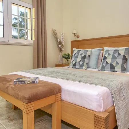 8-bed In Vilamoura-sleeps-playground-pool فيلامورا