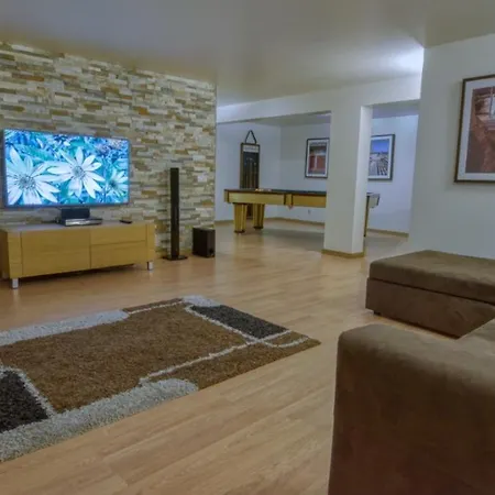 8-bed In Vilamoura-sleeps-playground-pool فيلة *