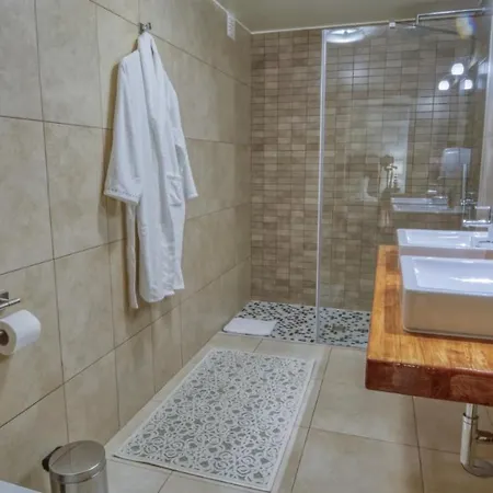 Villa 8-bed In Vilamoura-sleeps-playground-pool *